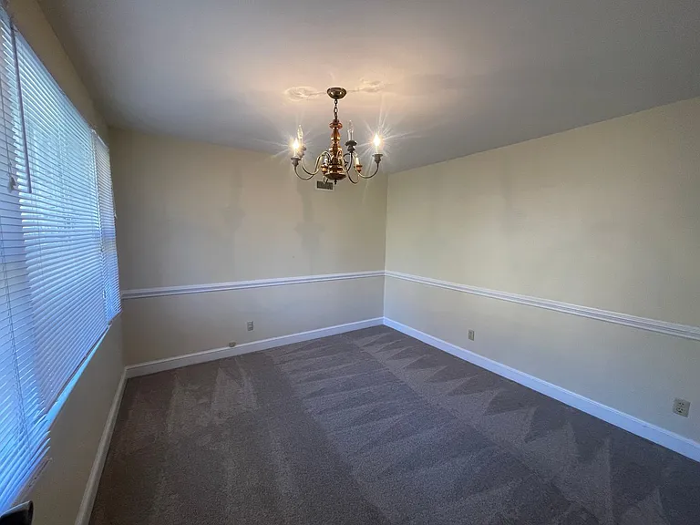 1025 Lake St — Photo 3
