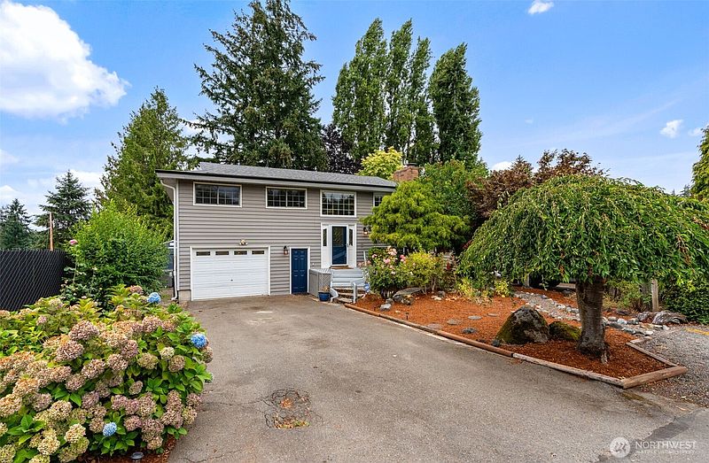 3rd image of 20023 6th Avenue S