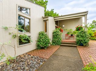 1172 SE Hawthorne Dr, Roseburg, OR 97470