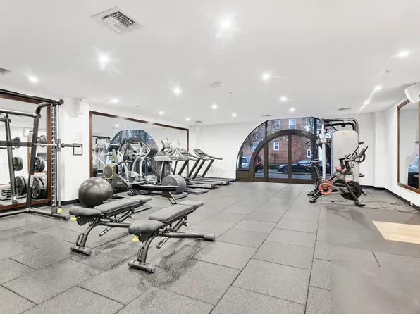 447 Avenue P image 18 of 19