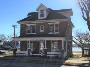 127 E Main St, Grafton, IL 62037