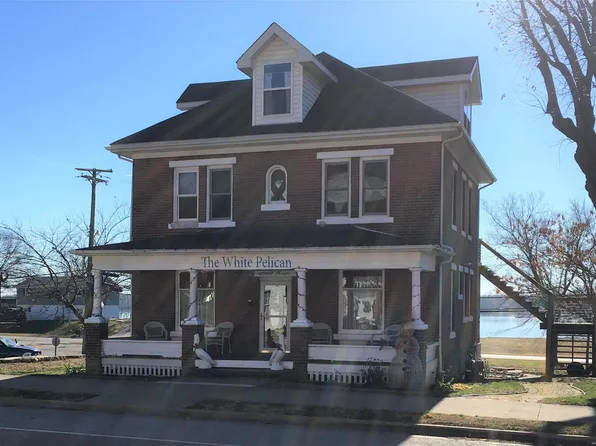 127 E Main St, Grafton, IL 62037