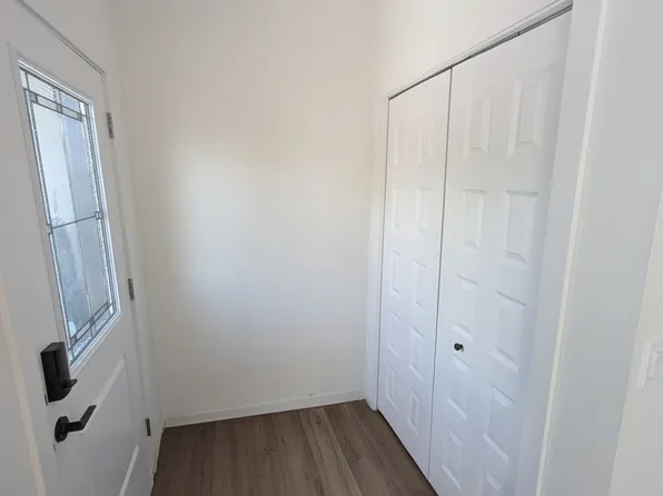 61 Silverton Glen Gate SW, Calgary, AB T2X 5C4