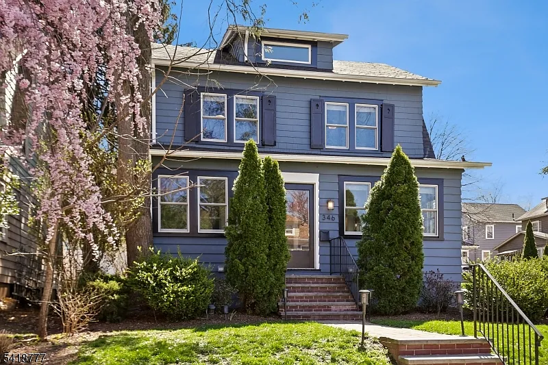 346 Academy St photo 1