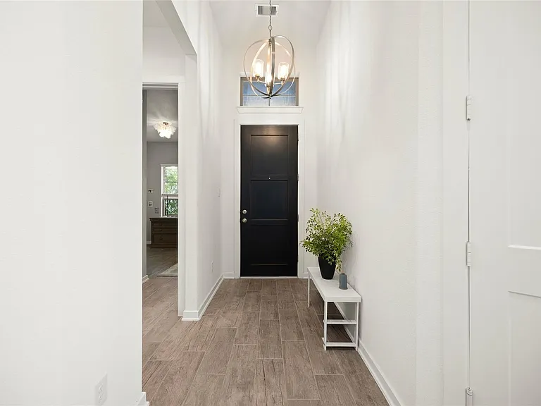 10722 Hidden Rock Dr — Photo 2