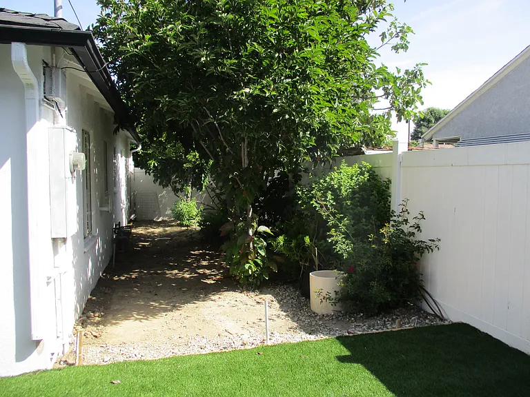 17630 Cantara St — Photo 18