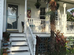 1632 Ocean Neighbors Blvd, Charleston, SC 29412