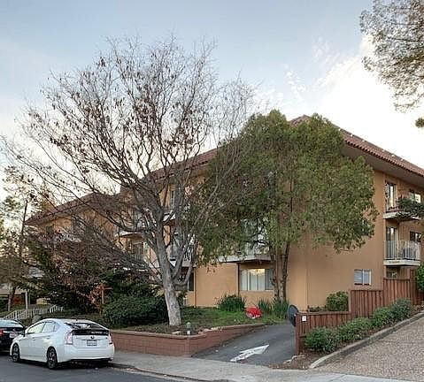 2nd image of 2533 Lucy Ln APT A