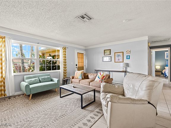 4th image of 1307 SE 18th Ter