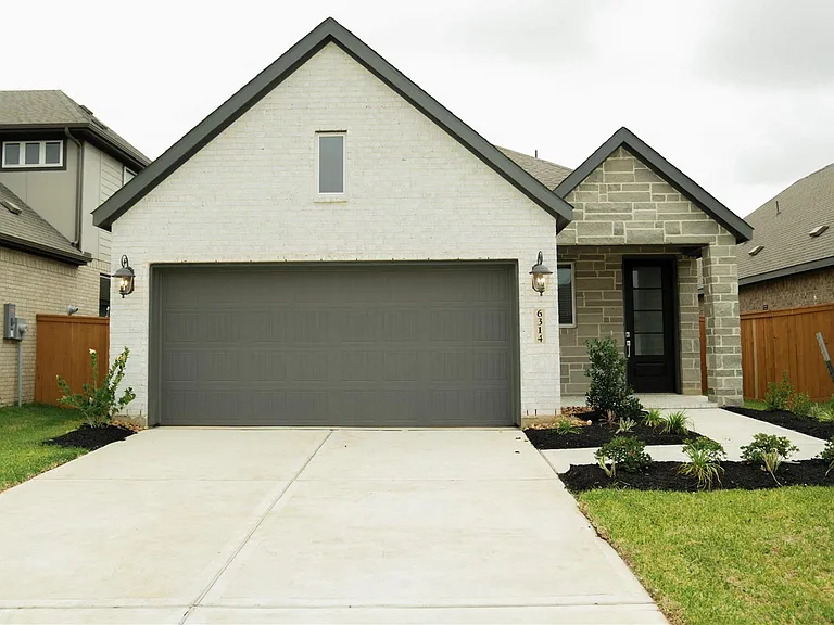 6314 Laguna Terra Dr — Photo 1