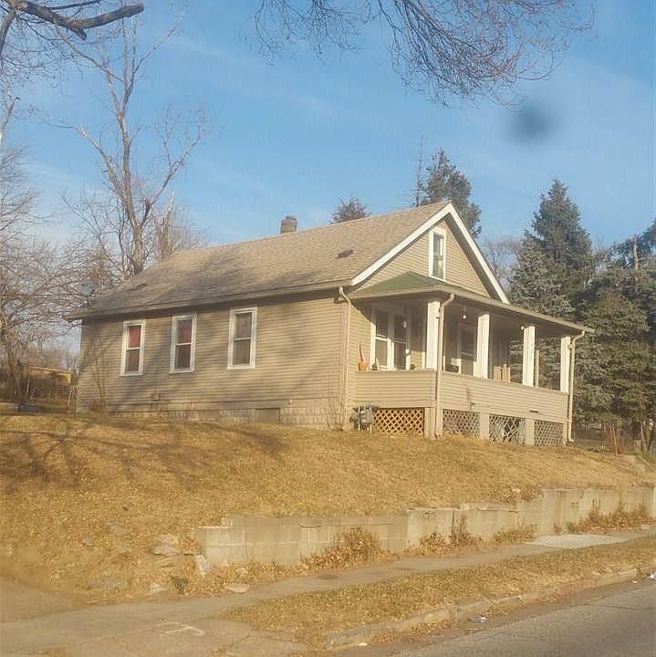 2nd image of 3920 Curtis Ave