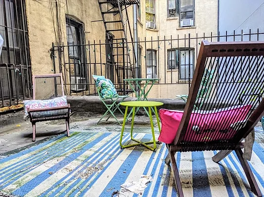 Rented by PocketBroker Inc | media 14