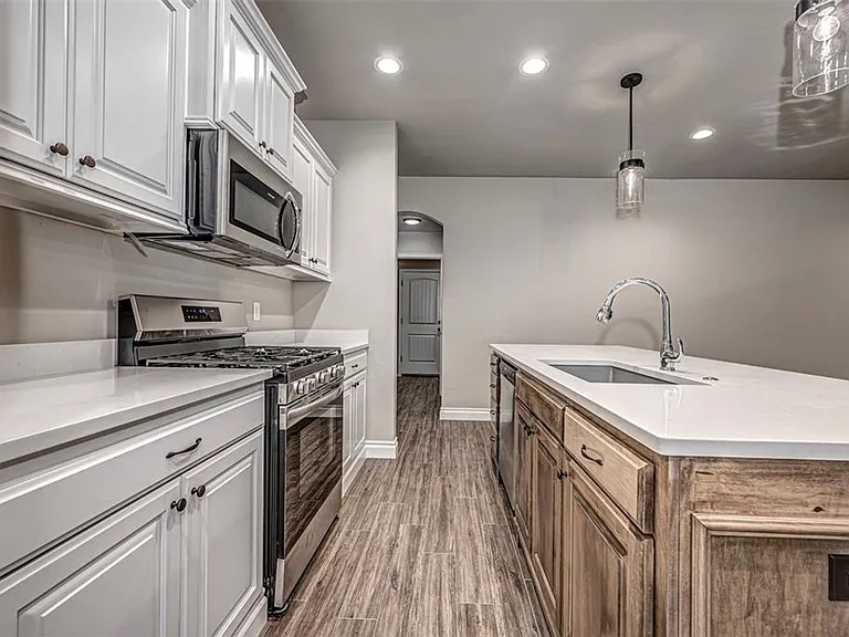 4525 Black Mesa Ln — Photo 9
