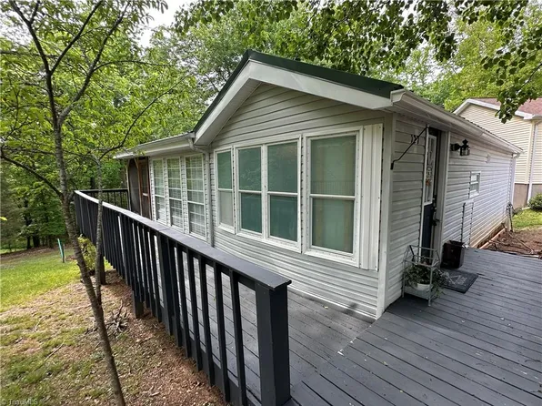 127 Hummingbird Cir, New London, NC 28127