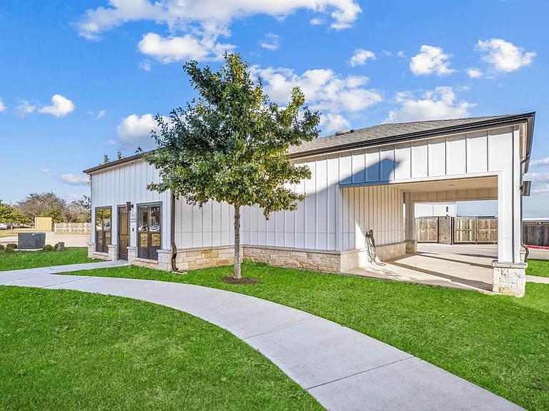 East Vue Ranch Apartments — Photo 23