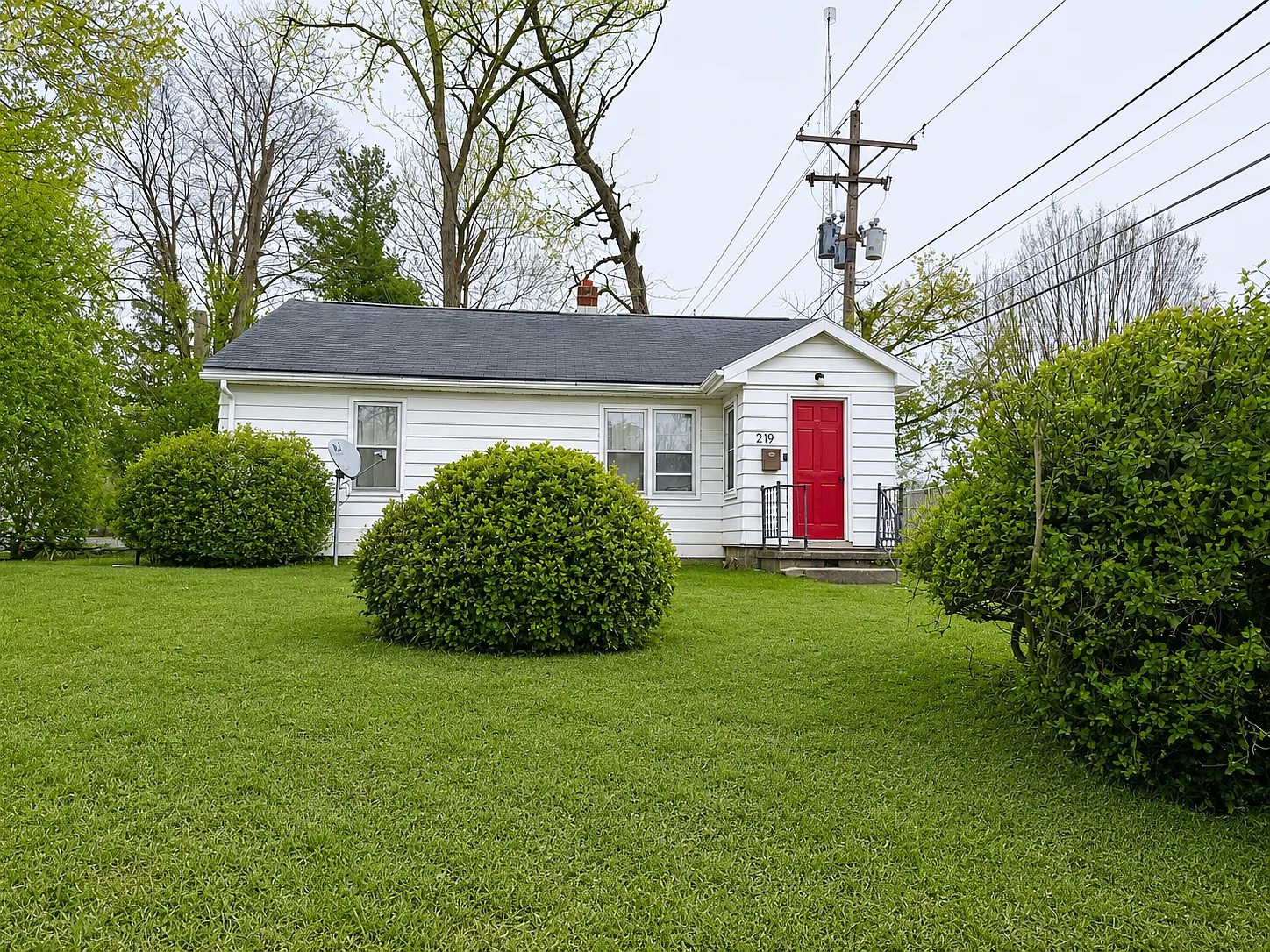 3 bed, 884 sqft, $1,800 — Photo 1