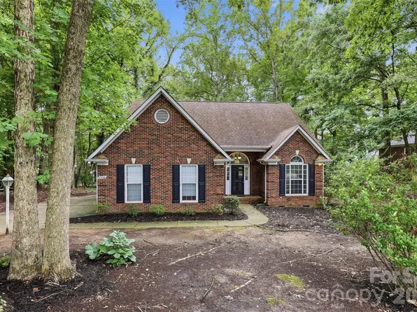 2336 Mill House Ln, Matthews, NC 28104