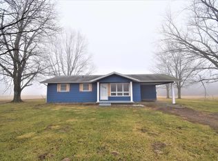 8589 E Dix Irvington Rd, Dix, IL 62830