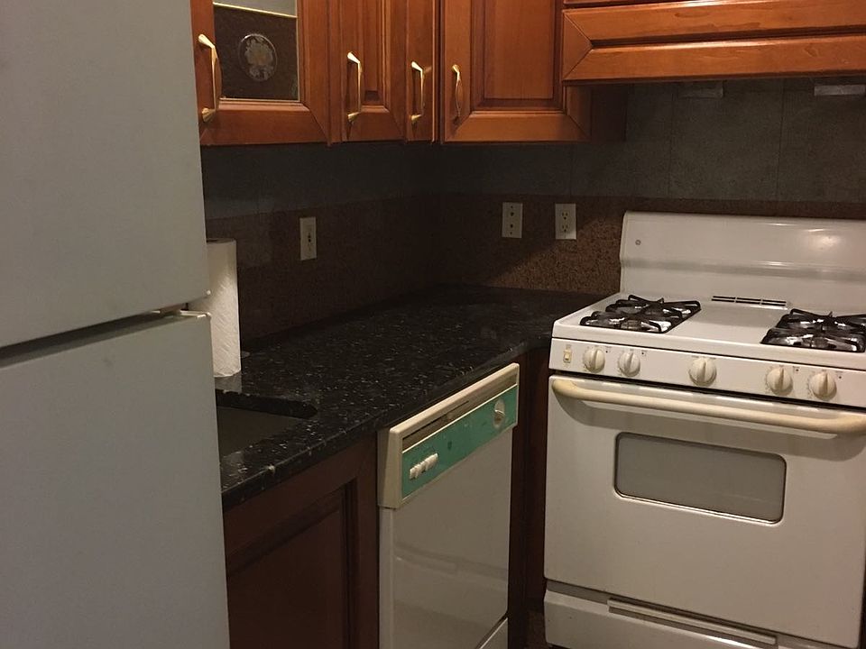 2nd image of 6908 38th Ave APT 4B