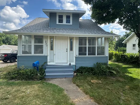 229 28th Street Dr SE, Cedar Rapids, IA 52403