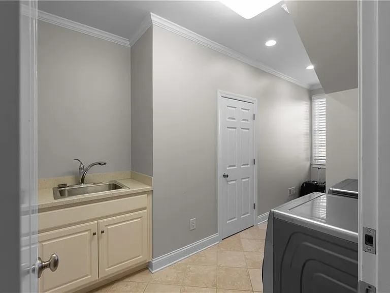 980 Fenimore Cir — Photo 39
