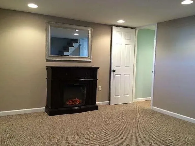 232 W Wyncliffe Ave — Photo 16