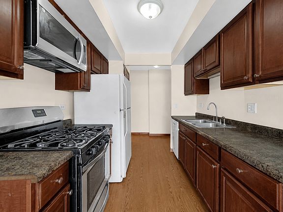 5th image of 317 Lincoln Ct Unit C