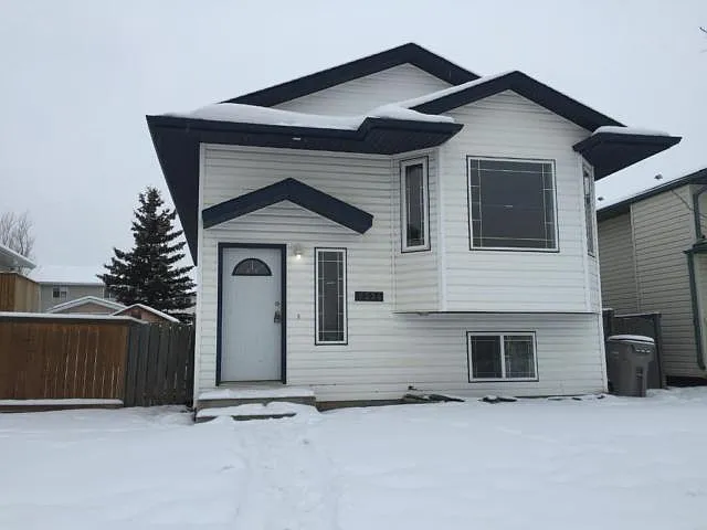 7334 104a St