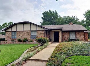 1411 Woodbine Ct, Arlington, TX 76012