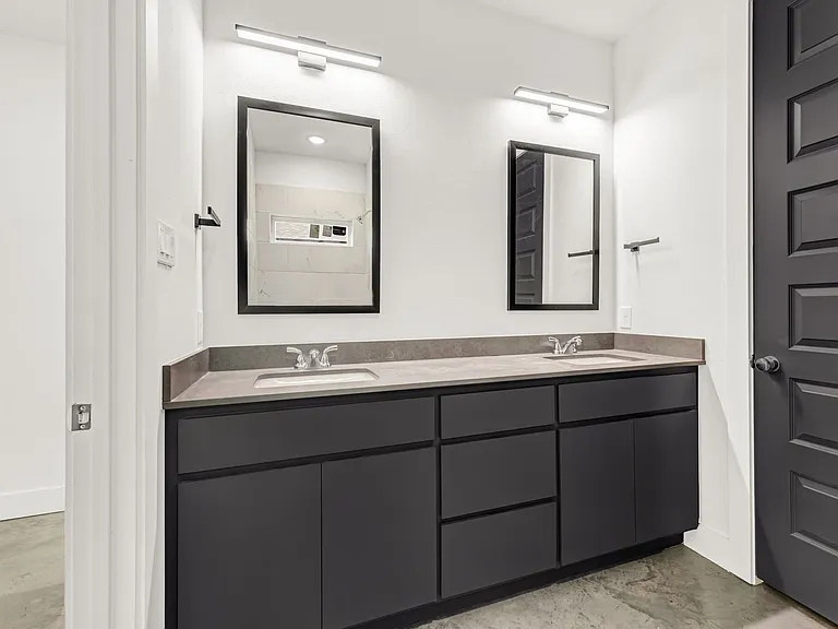 3006 Alpha Wolf Ct — Photo 18