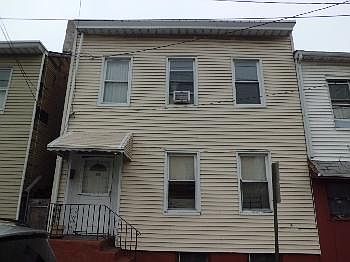 2nd image of 98 Marshall St
