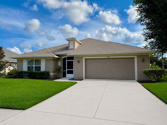 2nd image of 1819 Creekwater Blvd