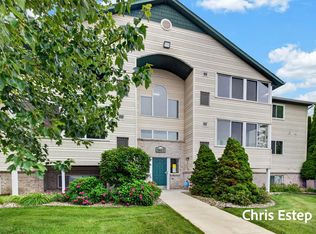 5877 Crosswinds Dr UNIT 31, Norton Shores, MI 49444