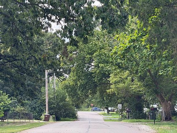 4th image of 429 Rohrer Blvd