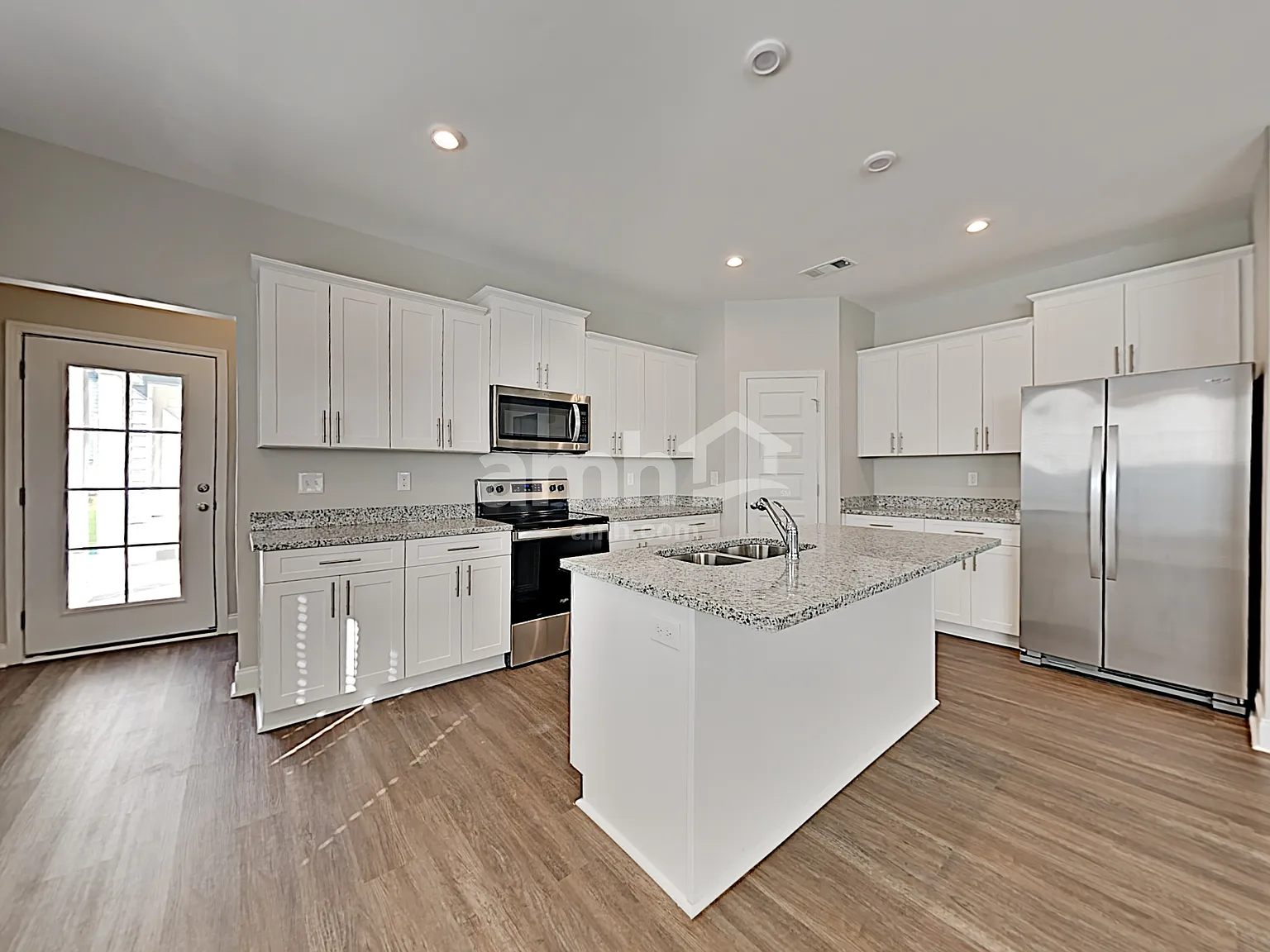 4 bed, 2.5 bath, 2149 sqft, $2,350 — Photo 3