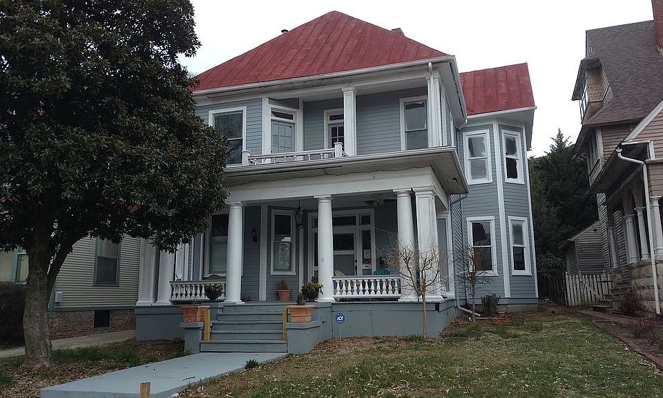1st image of 165 Holbrook Ave.