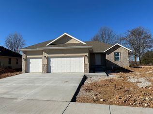 105 E Melton Cir, Ozark, MO 65721