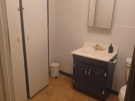 5th image of 1030 NE 9th St