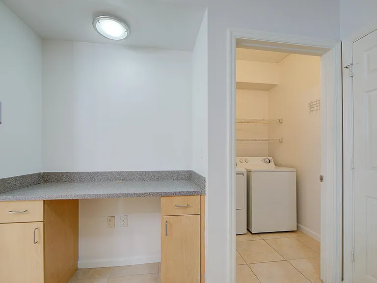 533 NE 3rd Ave #131 — Photo 20