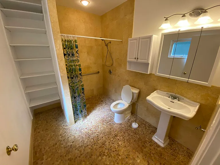 1268 Ulupii St — Photo 10