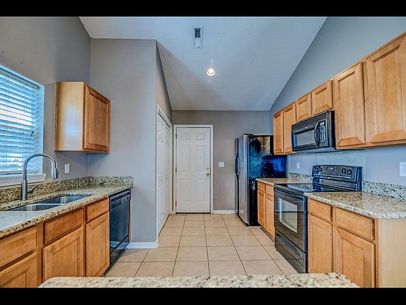 3rd image of 5063 Thorton Dr