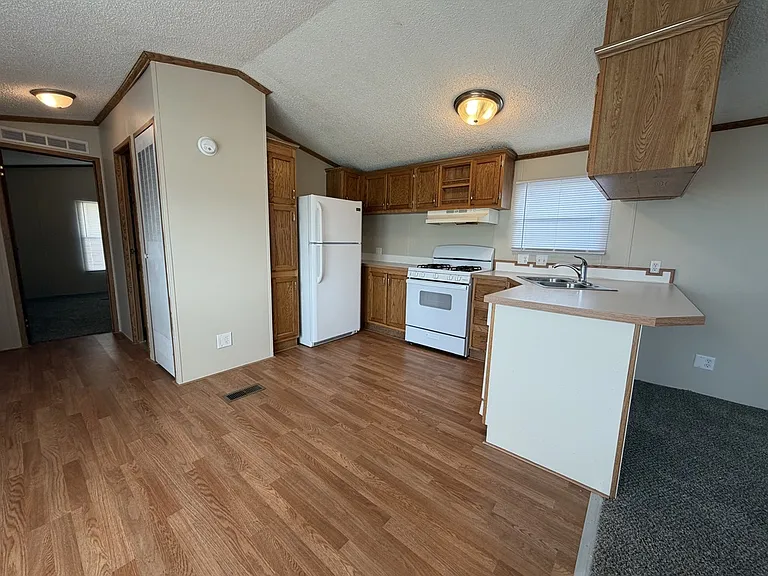 38000 Le Chateau Blvd #383 — Photo 6