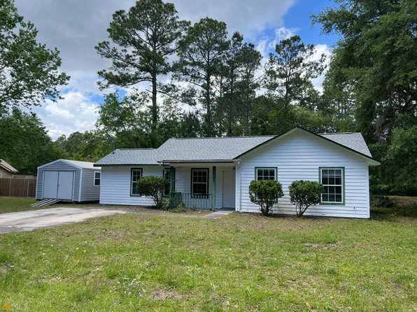 300 Village Dr, Woodbine, GA 31569