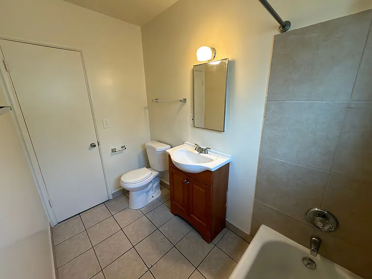 11614 Bellflower Blvd — Photo 32