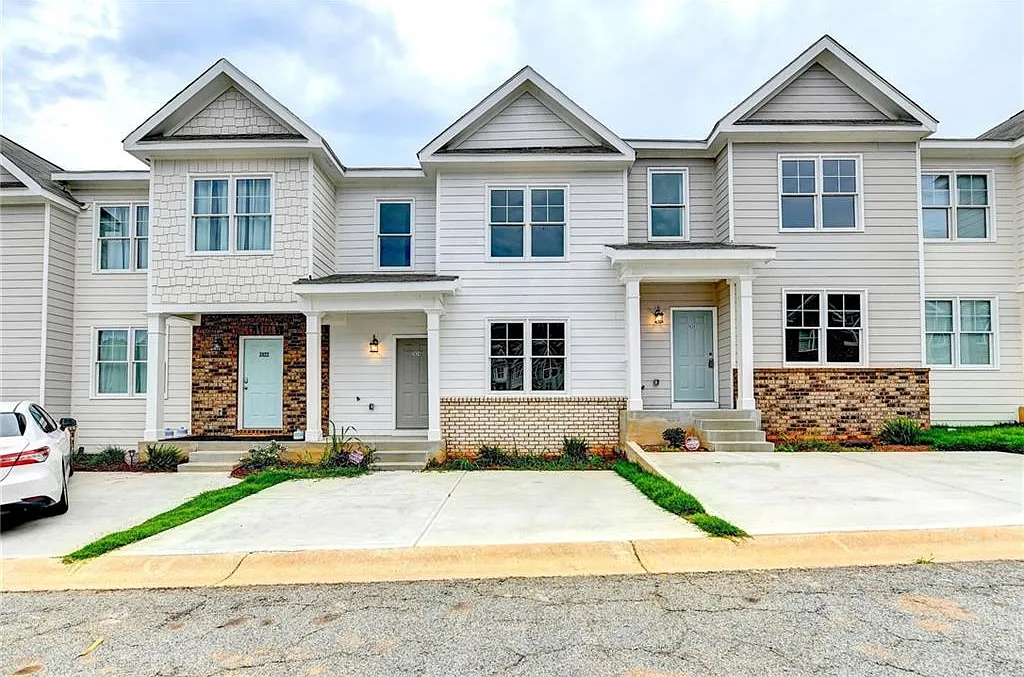 3 bed, 2.5 bath, 1436 sqft, $1,900 — Photo 1