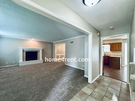4th image of 15741 Horton St