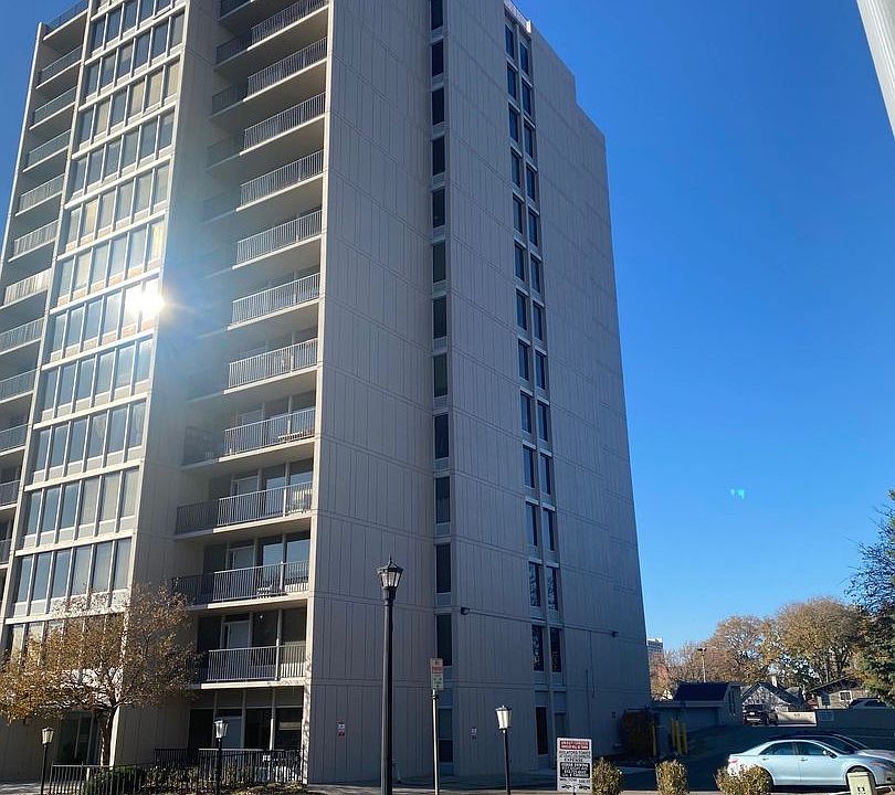 1st image of 810 Thornton St SE APT 401