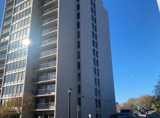 810 Thornton St SE APT 805, Minneapolis, MN 55414