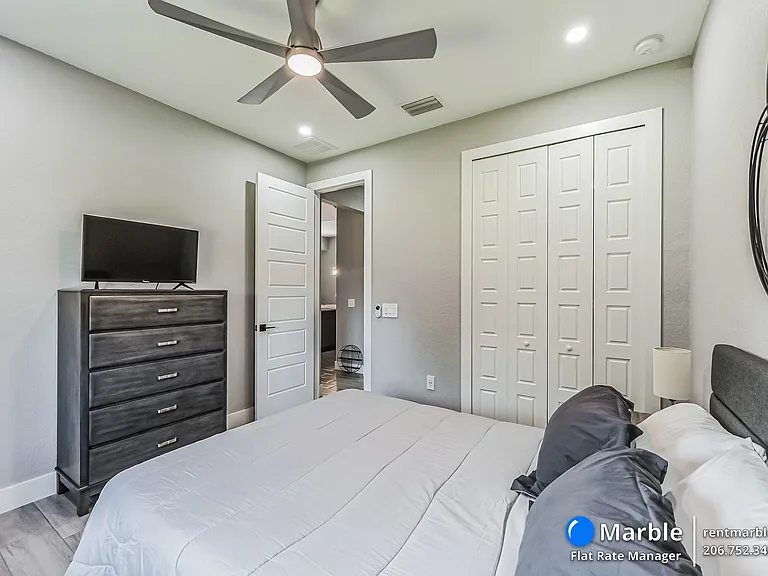 4618 Catalina Ln — Photo 15