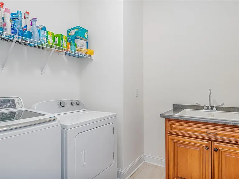 1035 Haylee Brook Ln — Photo 13